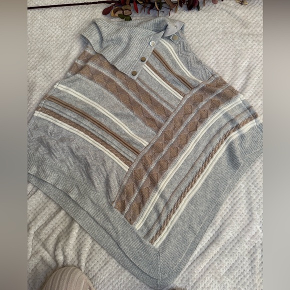 White House Black Market Tops - WHITE HOUSE BLACK MARKET | Poncho